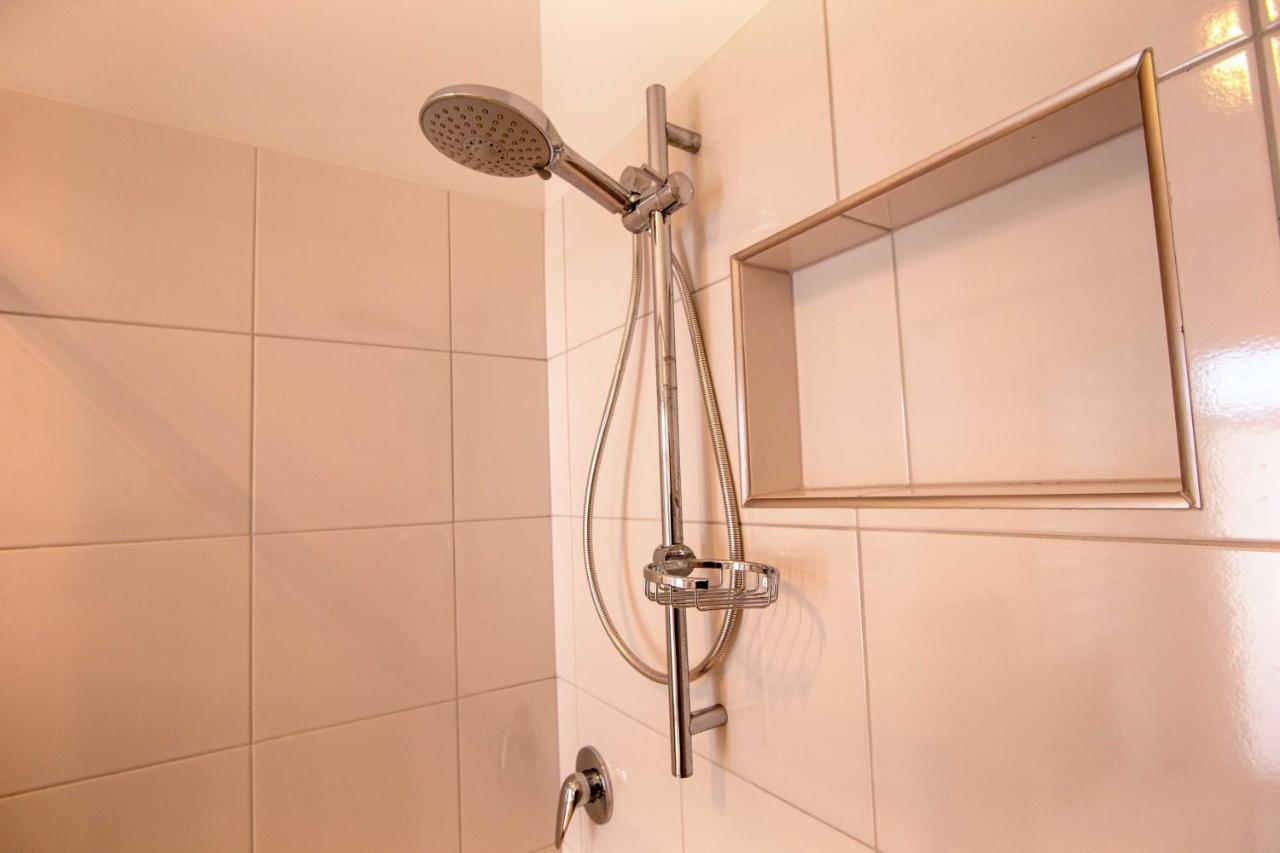 Coorong Island Retreat - Farm Stay At Pet Friendly Property Meningie エクステリア 写真