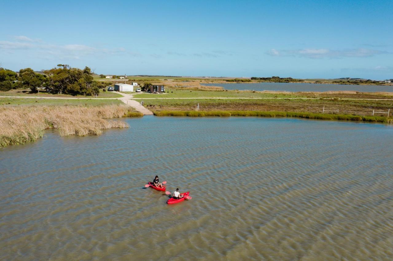Coorong Island Retreat - Farm Stay At Pet Friendly Property Meningie エクステリア 写真