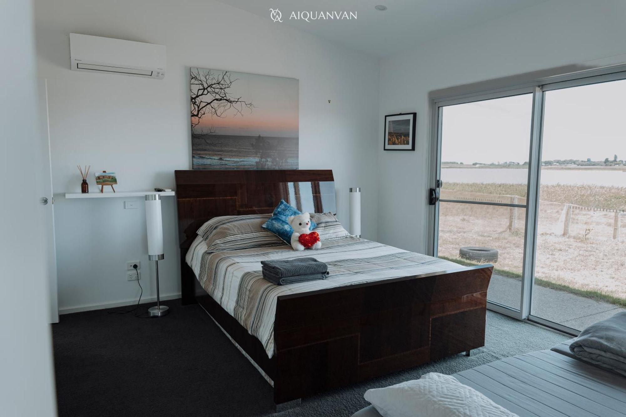 Coorong Island Retreat - Farm Stay At Pet Friendly Property Meningie エクステリア 写真